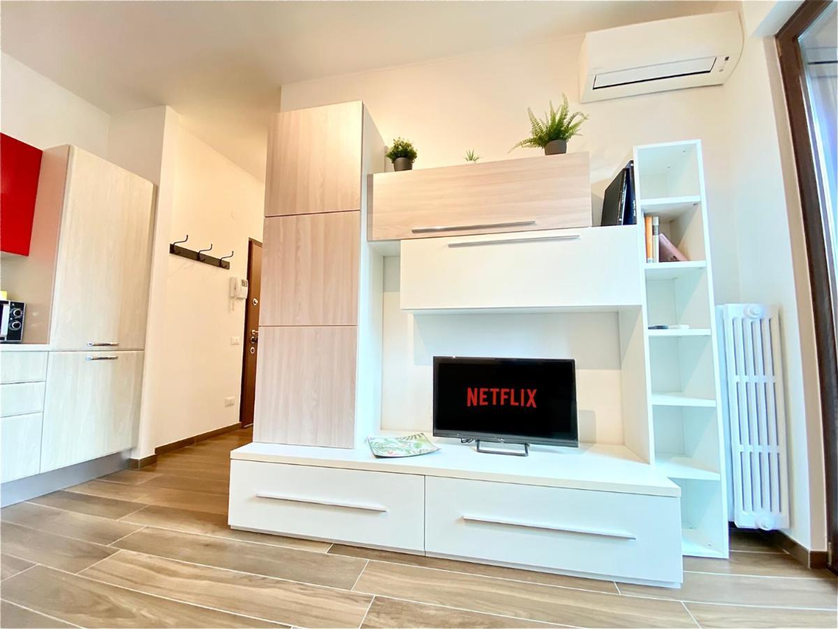 Appartement 15 Minuti Dall'istituto Ortopedico Galeazzi - Silenzioso Con Cucina, Wifi E Netflix Milaan