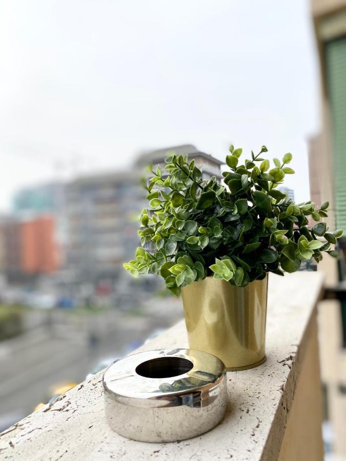 Appartement 15 Minuti Dall'istituto Ortopedico Galeazzi - Silenzioso Con Cucina, Wifi E Netflix Milaan